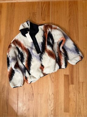 Cozy Abstract-Stripe Calia Sherpa Pullover Jacket in White, Brown, Black
